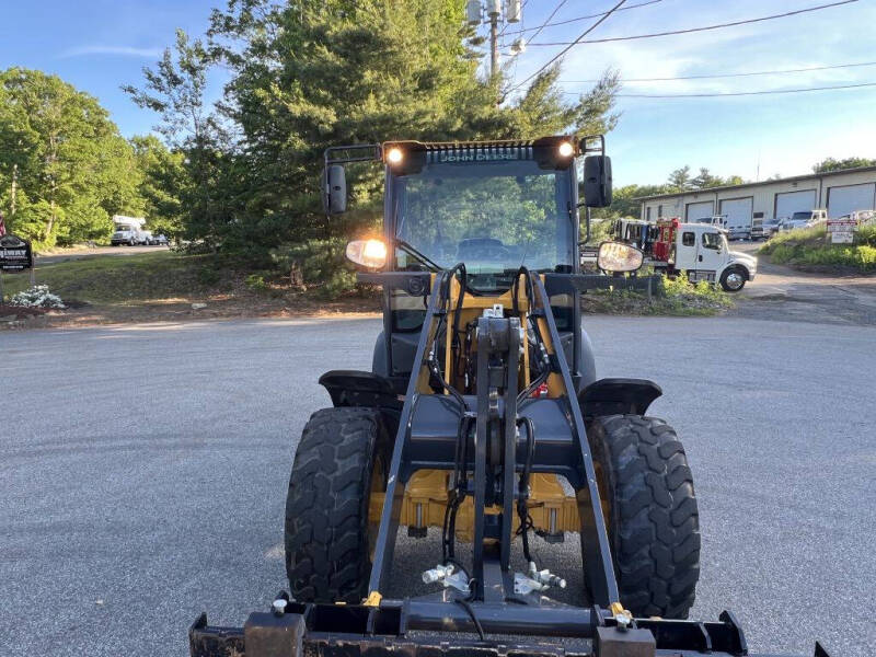 2022 John Deere 204L