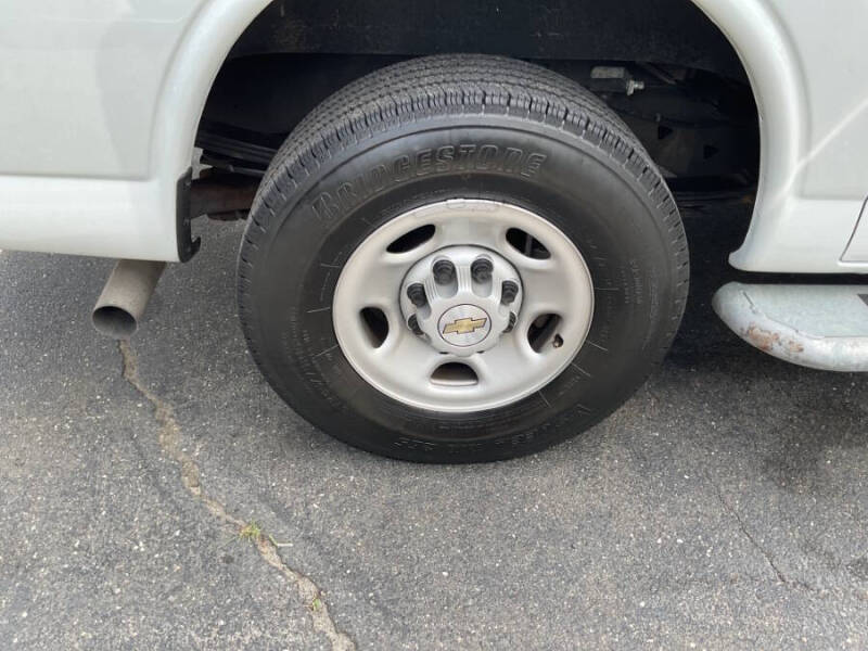 2023 Chevrolet Express 2500