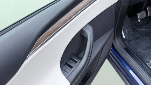 2023 Tesla Model X Standard Range