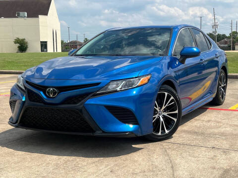2019 Toyota Camry for sale at AUTO DIRECT Bellaire in Houston TX