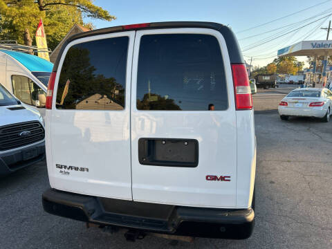 2017 GMC Savana 2500