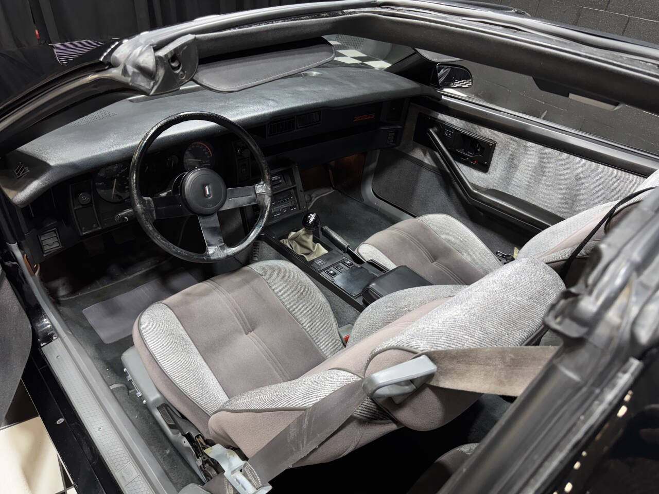 1986 Chevrolet Camaro 2