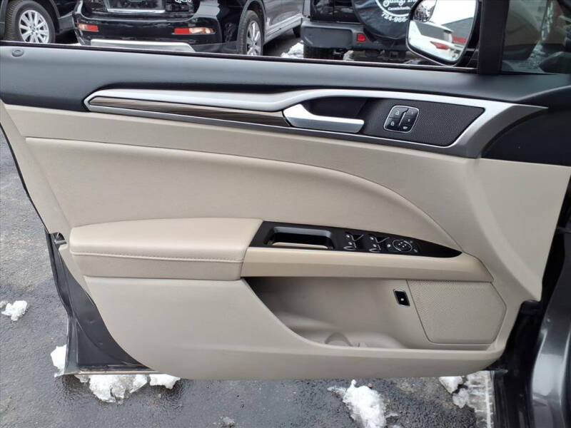 2017 Ford Fusion Hybrid SE