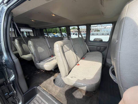 2017 Chevrolet Express LT 3500