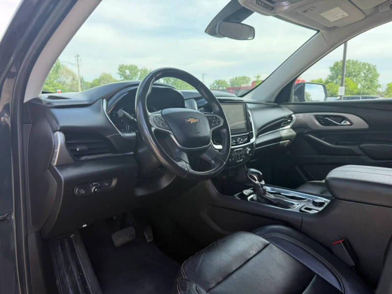 2021 Chevrolet Traverse LT Leather