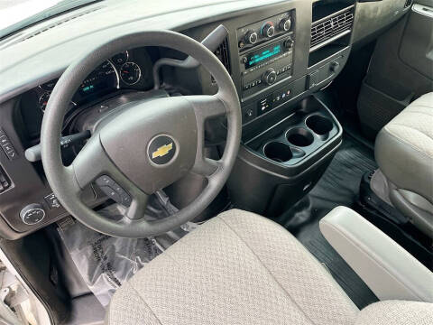 2024 Chevrolet Express 2500