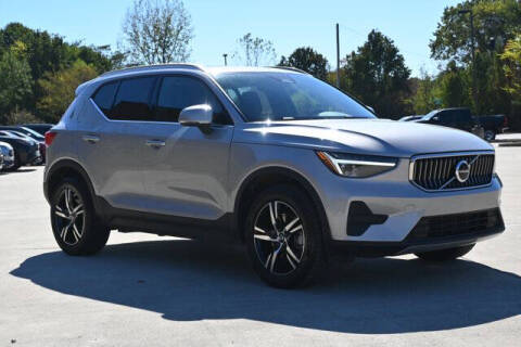 2025 Volvo XC40 B5 Core Bright Theme