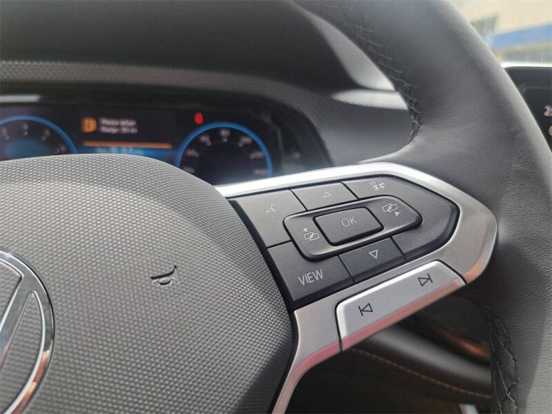 2025 Volkswagen Atlas Cross Sport SEL Premium R-Line 4Motion