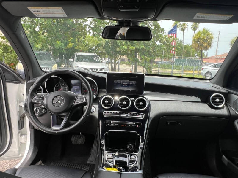 2017 Mercedes-Benz GLC GLC 300