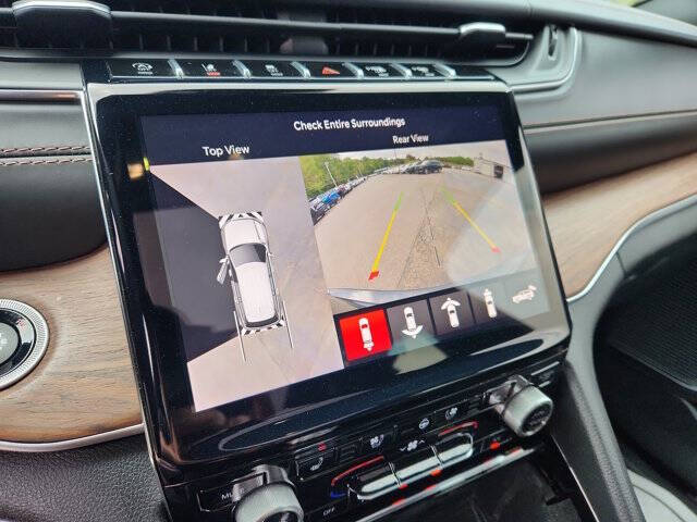 2022 Jeep Grand Cherokee Summit