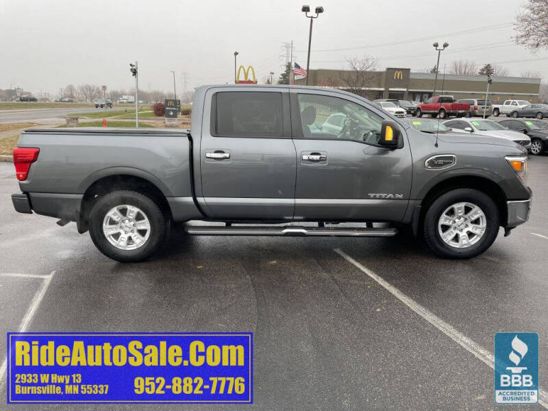 2017 Nissan Titan SV