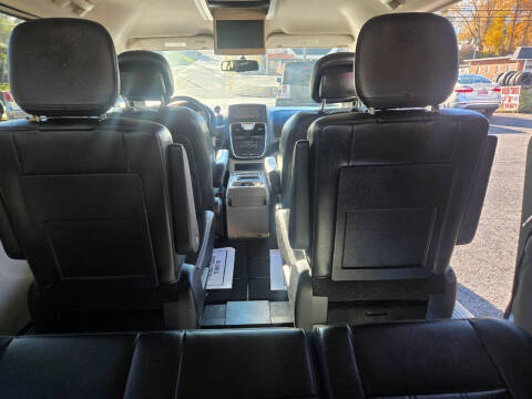 2013 Chrysler Town and Country Touring