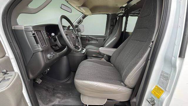 2024 GMC Savana 2500