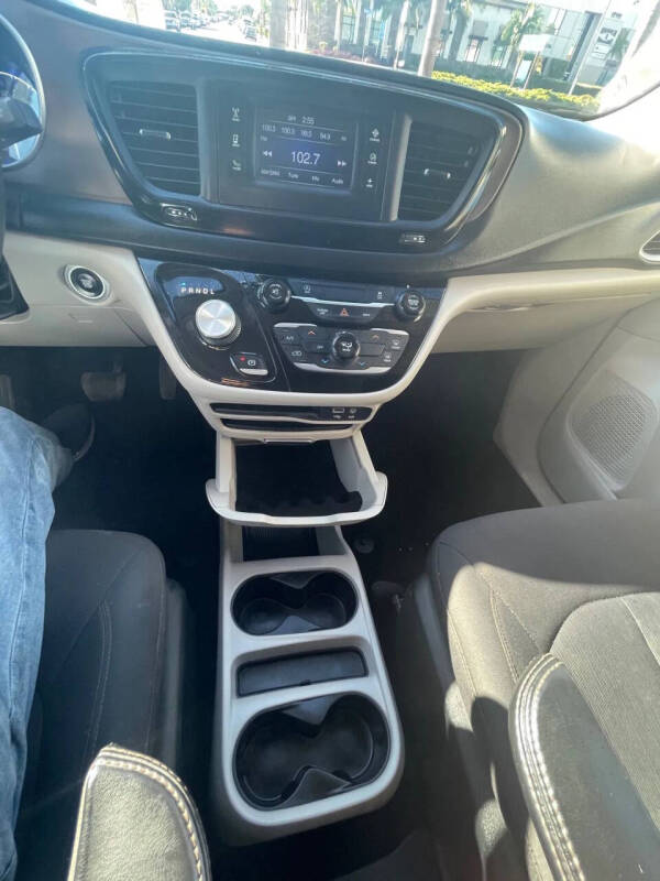 2017 Chrysler Pacifica Touring
