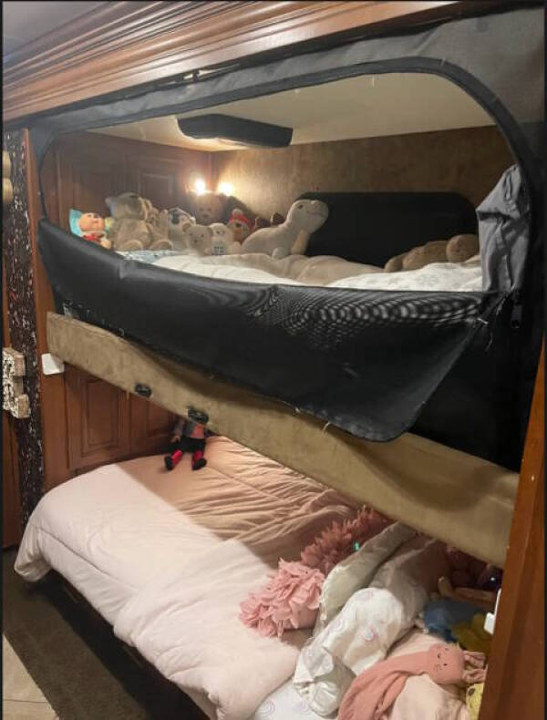 2015 Fleetwood RV Discovery 40G