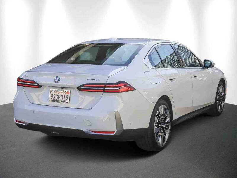 2025 BMW i5 eDrive40