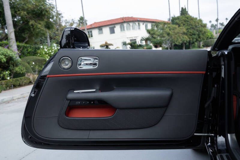 2019 Rolls-Royce Black Badge Dawn