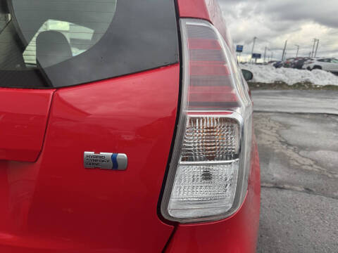 2016 Toyota Prius v Two