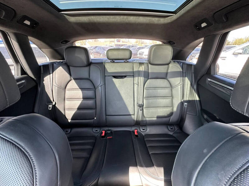 2015 Porsche Macan Turbo