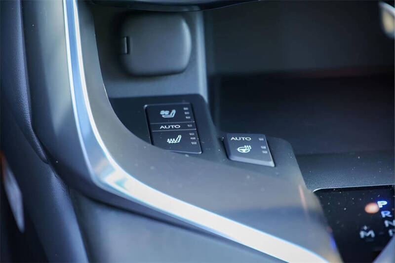 2025 Lexus LX 600 Premium