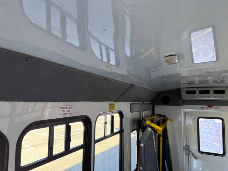 2014 Ford E-Series Cutaway Base - Photo 37
