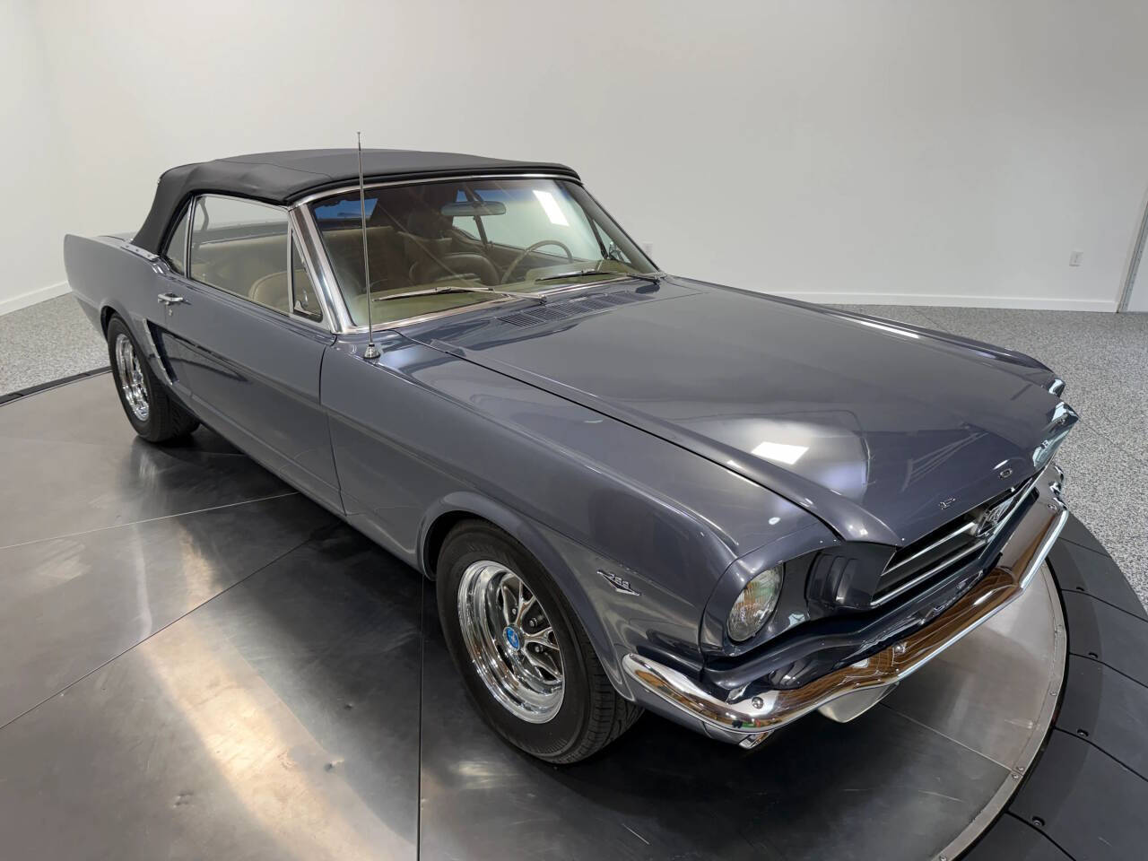 1965 Ford Mustang 3