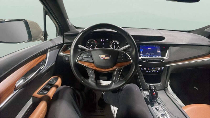 2022 Cadillac XT5 Premium Luxury
