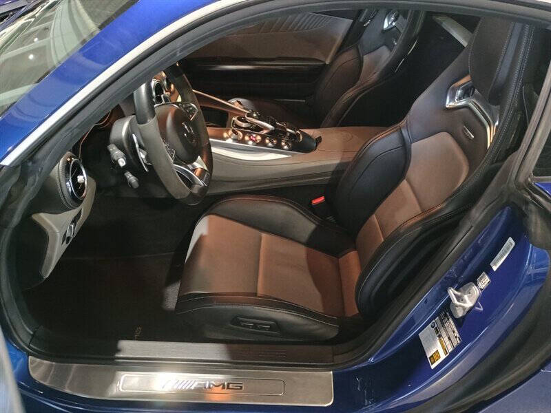 2016 Mercedes-Benz AMG GT 27