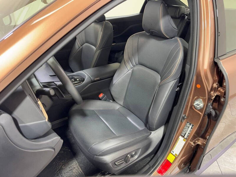 2025 Toyota Crown Platinum