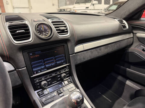 2016 Porsche Cayman GT4