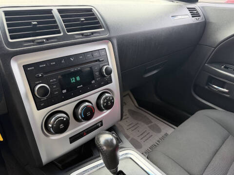 2009 Dodge Challenger SE