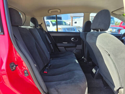 2011 Nissan Versa 1.8 S