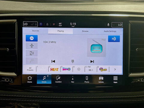 2027 Chrysler Pacifica Select