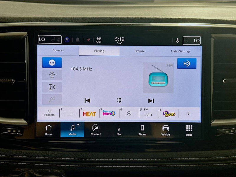 2027 Chrysler Pacifica Select
