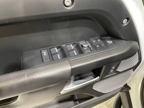 2022 Land Rover Defender 110 V8