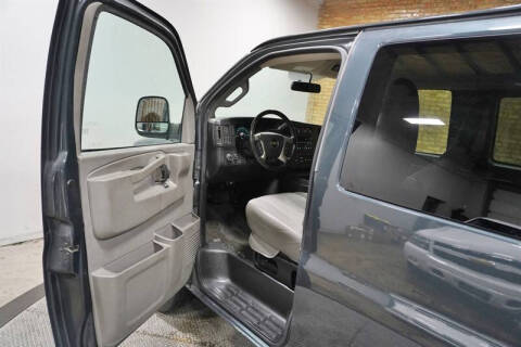 2017 Chevrolet Express LT 3500