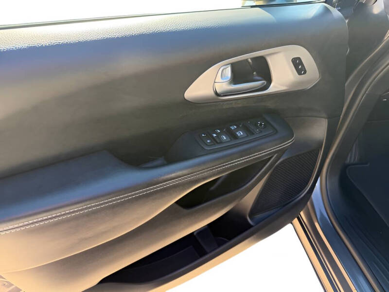 2020 Chrysler Pacifica AWD LAUNCH EDITION - Photo 13