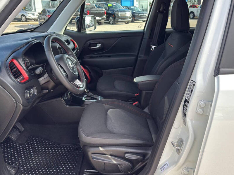 2023 Jeep Renegade Trailhawk