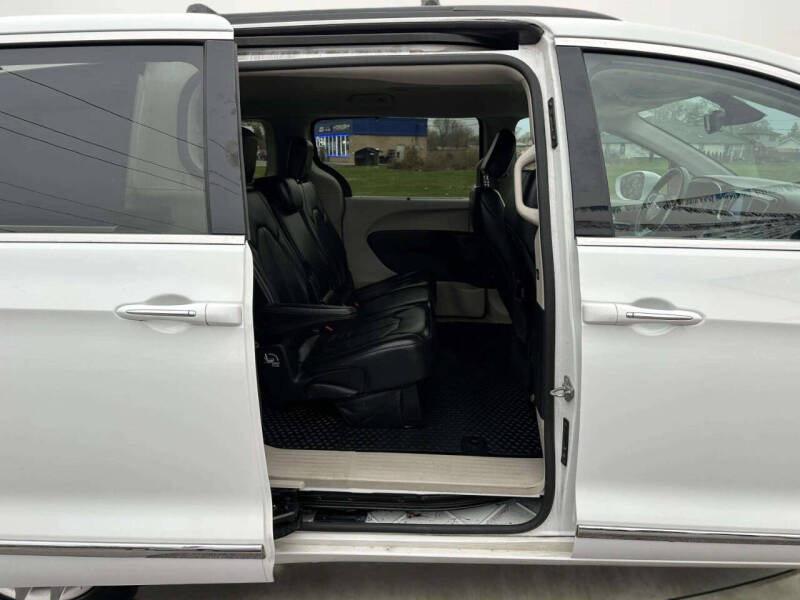 2017 Chrysler Pacifica Touring Plus