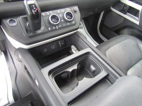 2022 Land Rover Defender 110 X-Dynamic SE