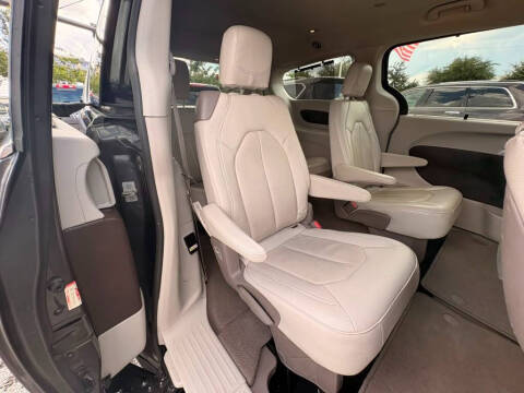 2020 Chrysler Pacifica Touring L Plus
