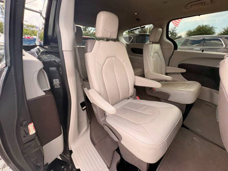 2020 Chrysler Pacifica Touring L Plus