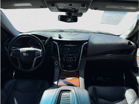 2020 Cadillac Escalade Luxury