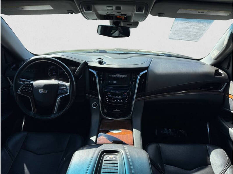 2020 Cadillac Escalade Luxury