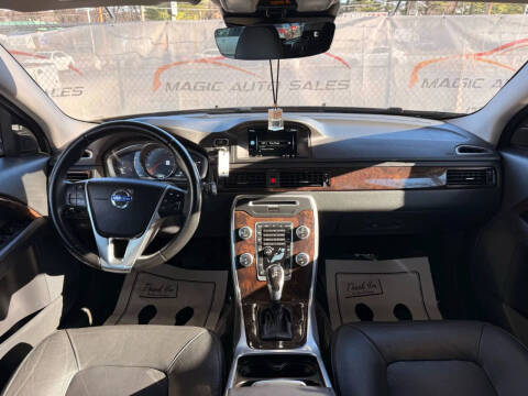 2015 Volvo XC70 T6 Platinum