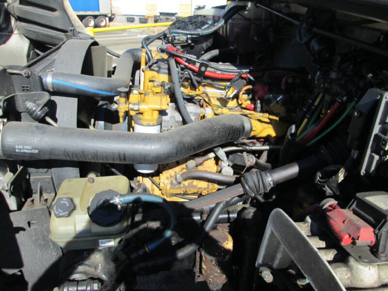 2005 Freightliner Business class M2