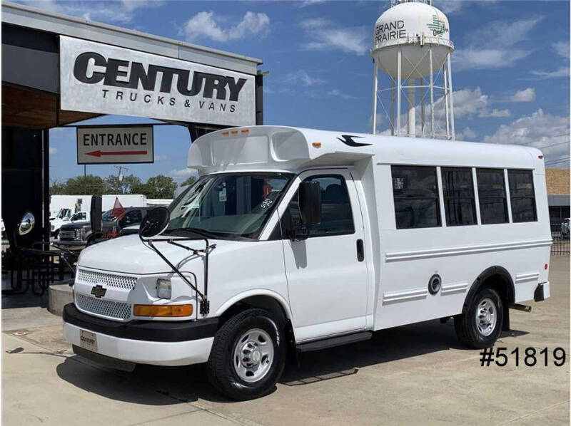 2014 Chevrolet Express Cutaway Base's photo