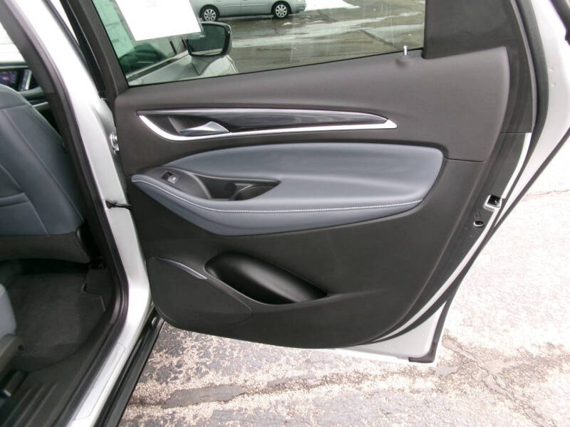 2022 Buick Enclave Essence