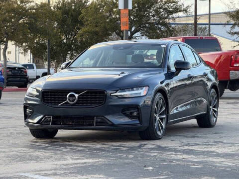 2022 Volvo S60 B5 Momentum