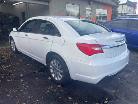 2013 Chrysler 200 Limited